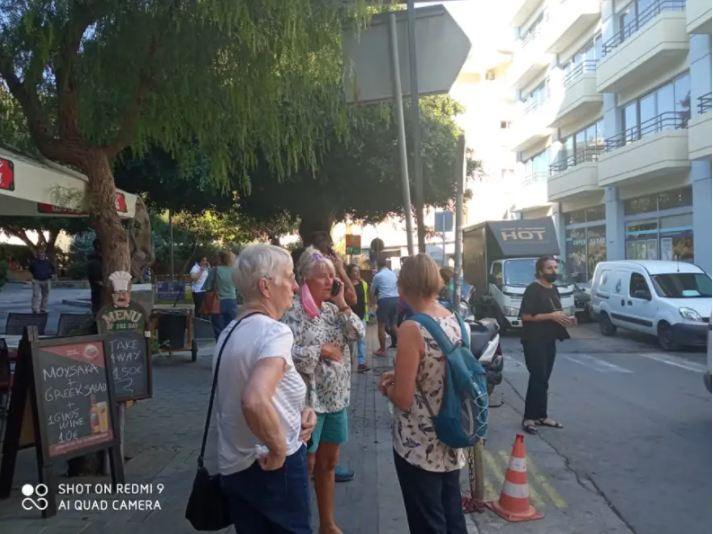 Ακολούθησαν δύο σεισμοί που είχαν μέγεθος 3,8 και 4,5 Ρίχτερ. Πολλές ζημιές υπάρχουν σε σπίτια στις Αγιές Παρασκιές αλλά και στο Πατσίδερο. Ακόμα, προς τον Προφήτη Ηλία, βράχος έπεσε με συνέπεια να χτυπήσει αυτοκίνητο και να τραυματιστούν οι επιβαίνοντες, ευτυχώς ελαφρά.