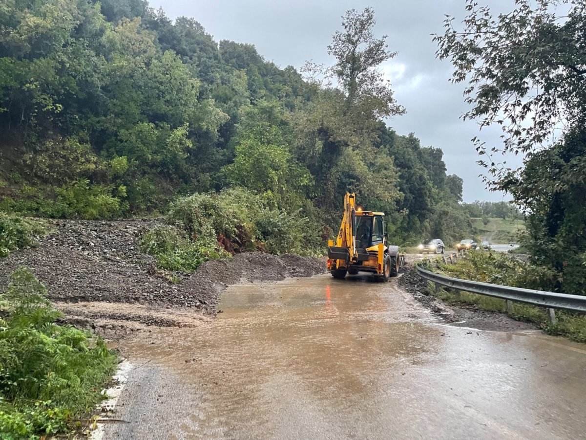 Καταστροφές και προβλήματα στη Λάρισα από την κακοκαιρία «Αθηνά»