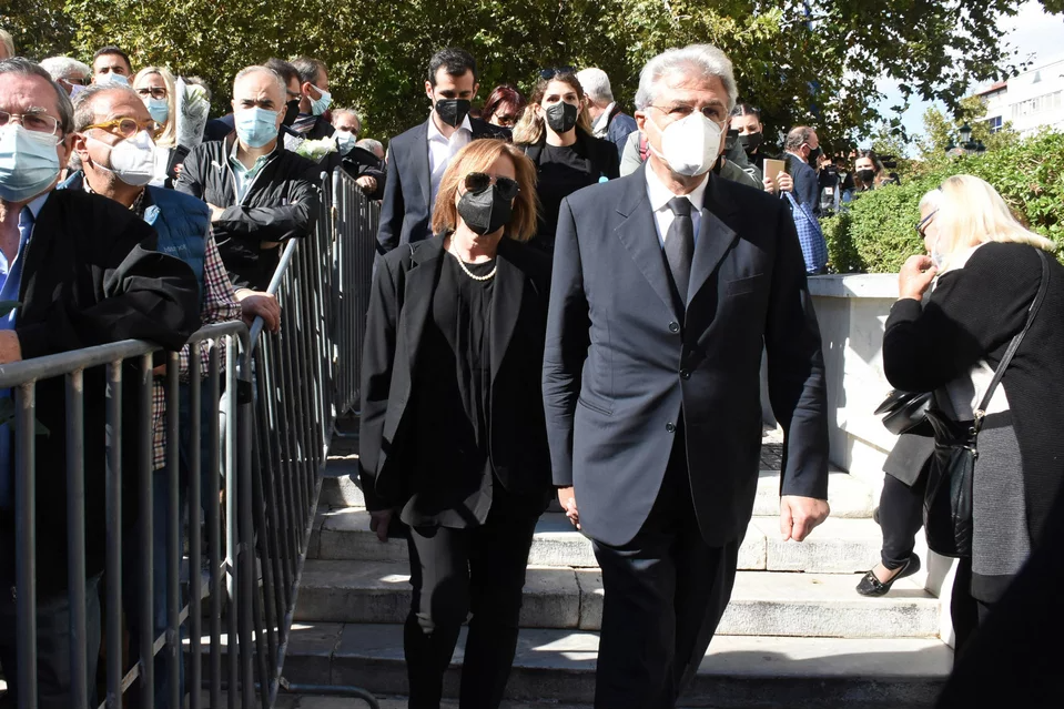 Συντετριμμένη είναι η οικογένεια της Φώφης Γεννηματά στο «τελευταίο αντίο» στην Μητρόπολη Αθηνών.