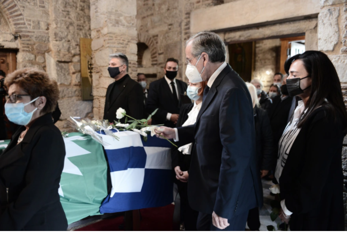 Στη Μητρόπολη Αθηνών πήγε και ο πρώην Πρωθυπουργός, Αντώνης Σαμαράς, με τη σύζυγό του.