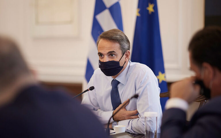 Με εκπροσώπους των φορέων του εμπορίου και της εστίασης είχε σύσκεψη στο Μέγαρο Μαξίμου ο Πρωθυπουργός, Κυριάκος Μητσοτάκης.