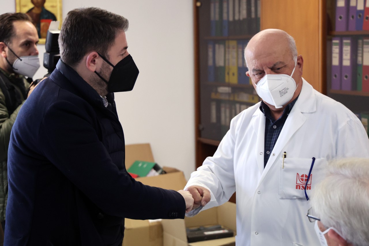 Ανδρουλάκης: «Προτεραιότητα η ανθρώπινη ζωή και η στήριξη του ΕΣΥ, όχι το πολιτικό κόστος» (Photos)
