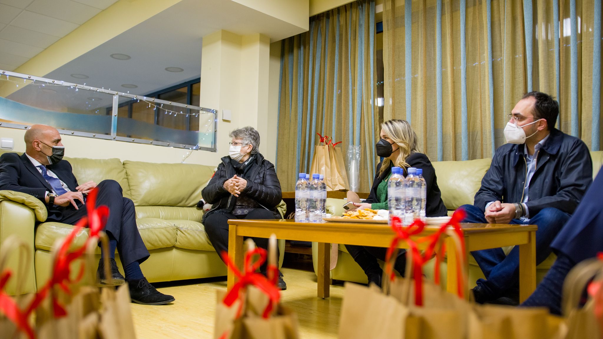 Επίσκεψη Νέας Δημοκρατίας στο Σύλλογο Γονιών Παιδιών με Νεοπλασματικές Ασθένειες «Η ΦΛΟΓΑ»