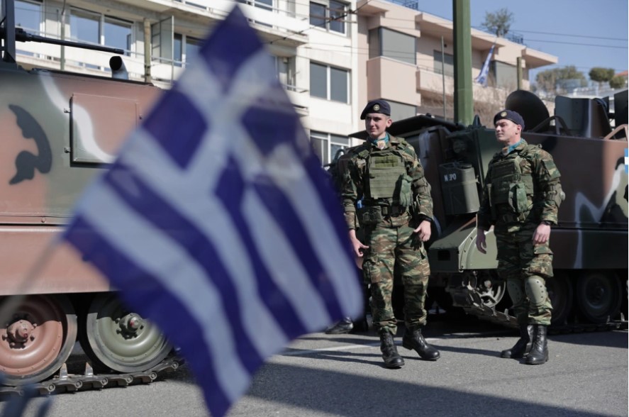 25η Μαρτίου: Μεγαλειώδης στρατιωτική παρέλαση με μεγάλη παρουσία κόσμου στην Αθήνα