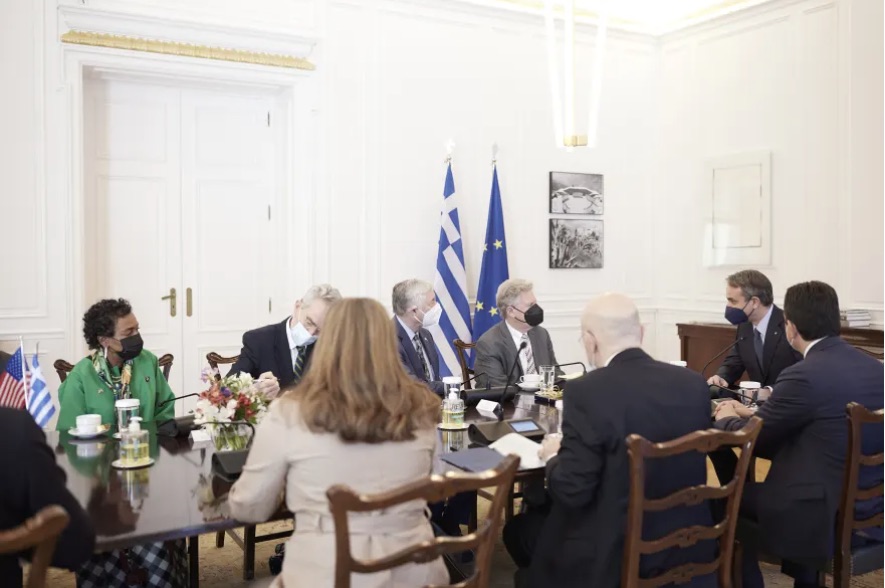Με Αμερικανούς γερουσιαστές συναντήθηκε ο Κυριάκος Μητσοτάκης, στο Μέγαρο Μαξίμου.