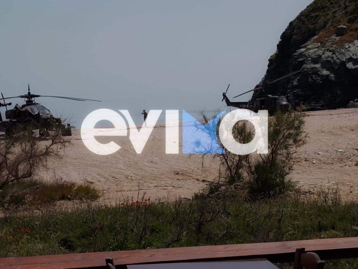 Στην παραλία Γιαννίτσι στη Νότια Εύβοια καθηλώθηκε, ένα επιθετικό στρατιωτικό ελικόπτερο Apache της Αεροπορίας Στρατού.
