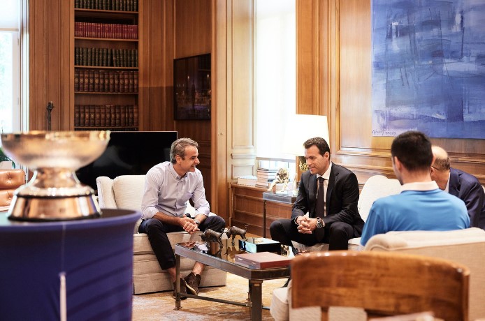 Μητσοτάκης: Συνάντηση με τον Πρόεδρο της ΕΟΚ και αντιπροσωπεία της Εθνικής μπάσκετ