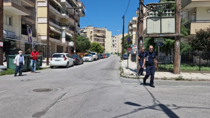Θεσσαλονίκη: Αυτοκίνητο έπεσε πάνω σε στάση του ΟΑΣΘ