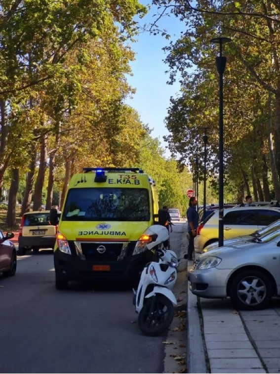 Θεσσαλονίκη: Σώθηκε από θαύμα ο φοιτητής που έπεσε από τον τρίτο όροφο της Νομικής (Photos)