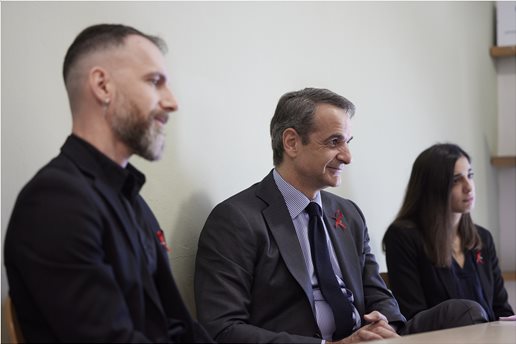 Το «ευχαριστώ» της Δήμητρας που ζει με HIV στον Κυριάκο Μητσοτάκη