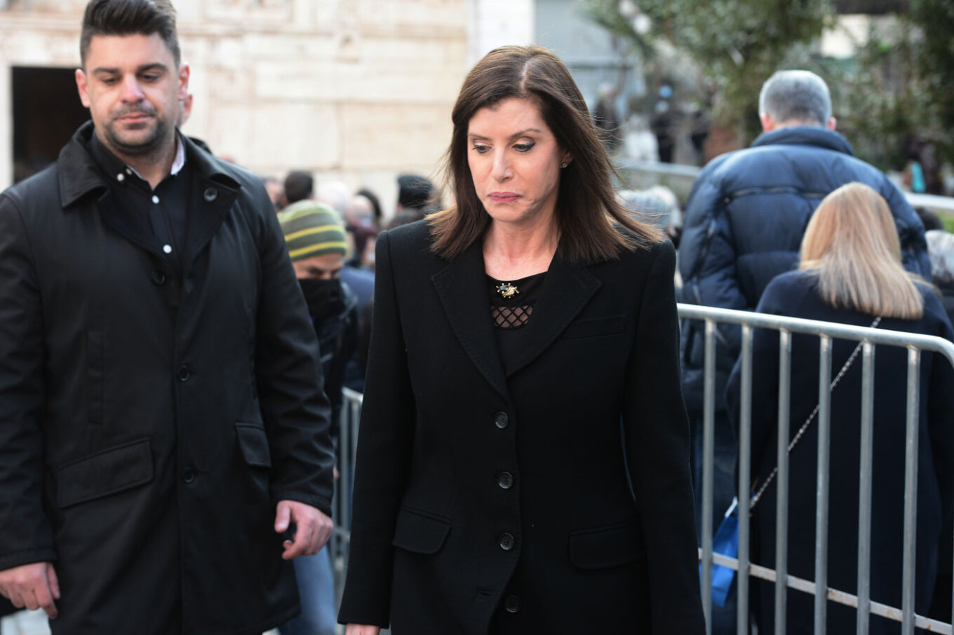 Ποιοι πολιτικοί βρίσκονται στην Μητρόπολη Αθηνών