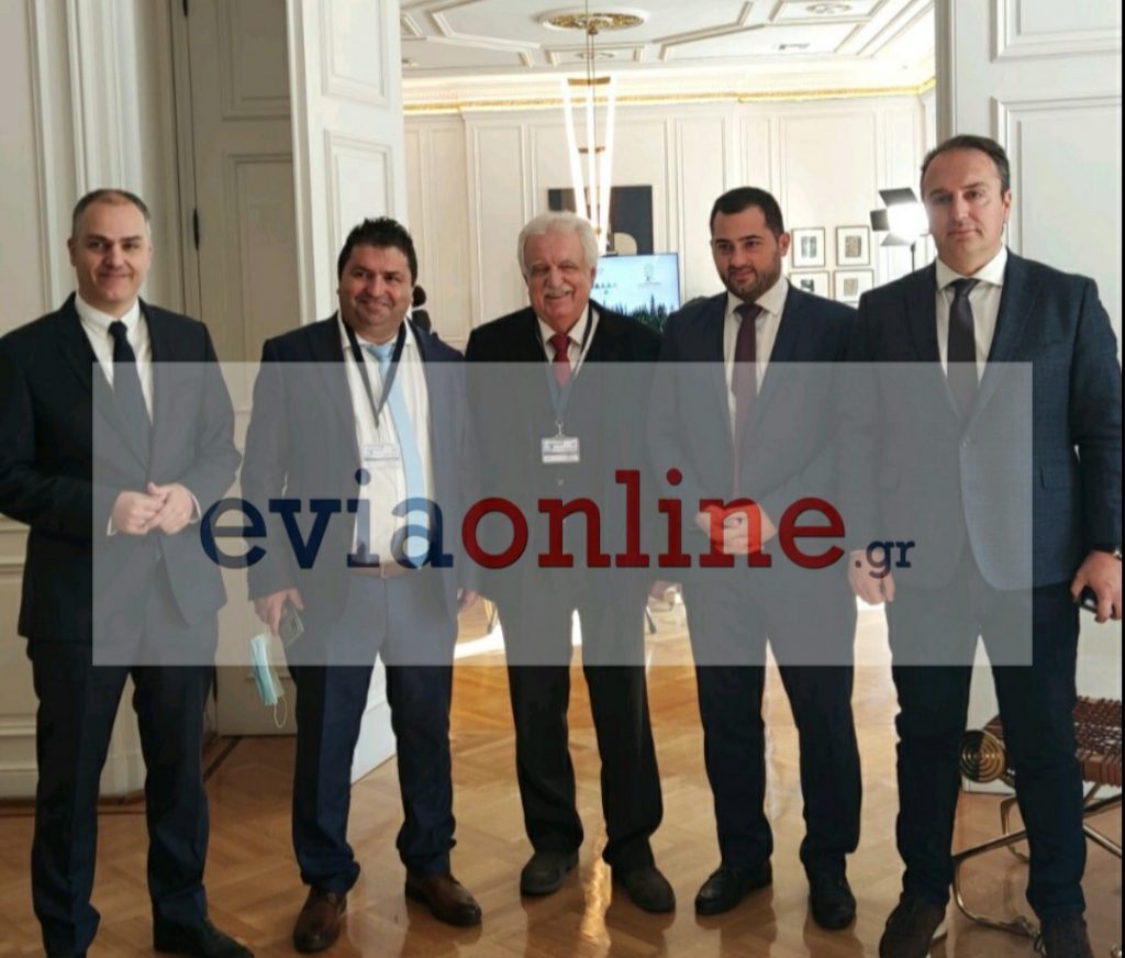Συγκινημένος στον επικήδειο ο Παύλος: «Δεν είναι αυτό το τέλος πατέρα»