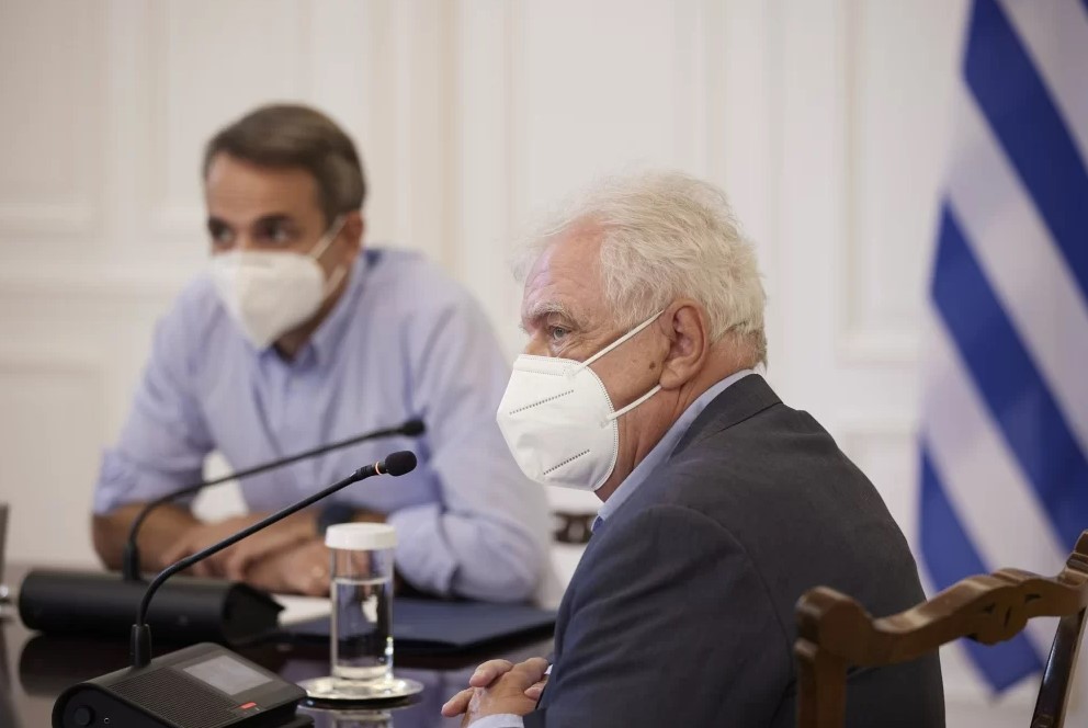 Σε εξέλιξη η σύσκεψη στο Μαξίμου για την ανασυγκρότηση της Βόρειας Εύβοιας