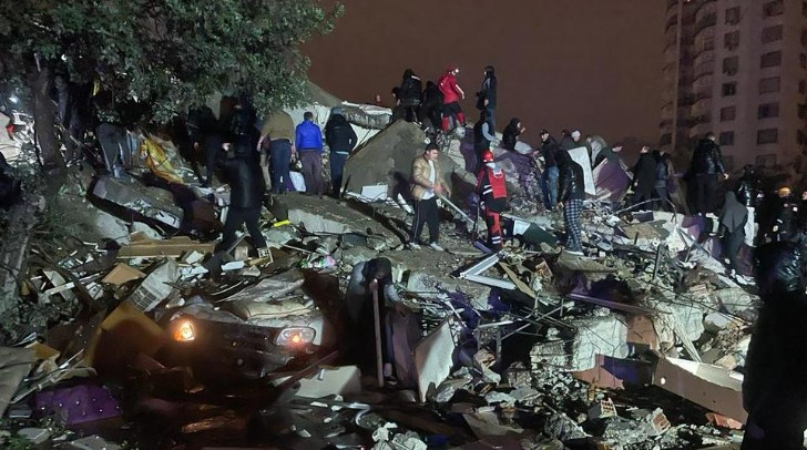 Σεισμός 7,8 Ρίχτερ στην Τουρκία: Ξεπέρασαν τους 900 οι νεκροί