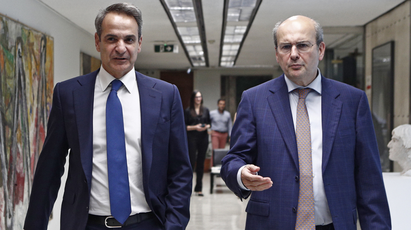 Στο υπουργείο Οικονομικών ο Κυριάκος Μητσοτάκης