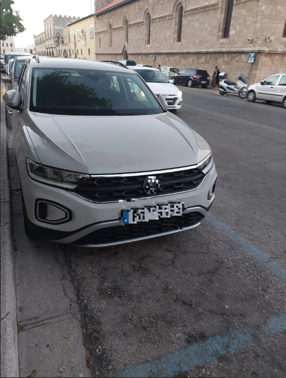Στον εντοπισμό 13 μεταναστών και τη σύλληψη των δύο διακινητών τους προχώρησε την Τετάρτη το Λιμενικό στη Ρόδο.