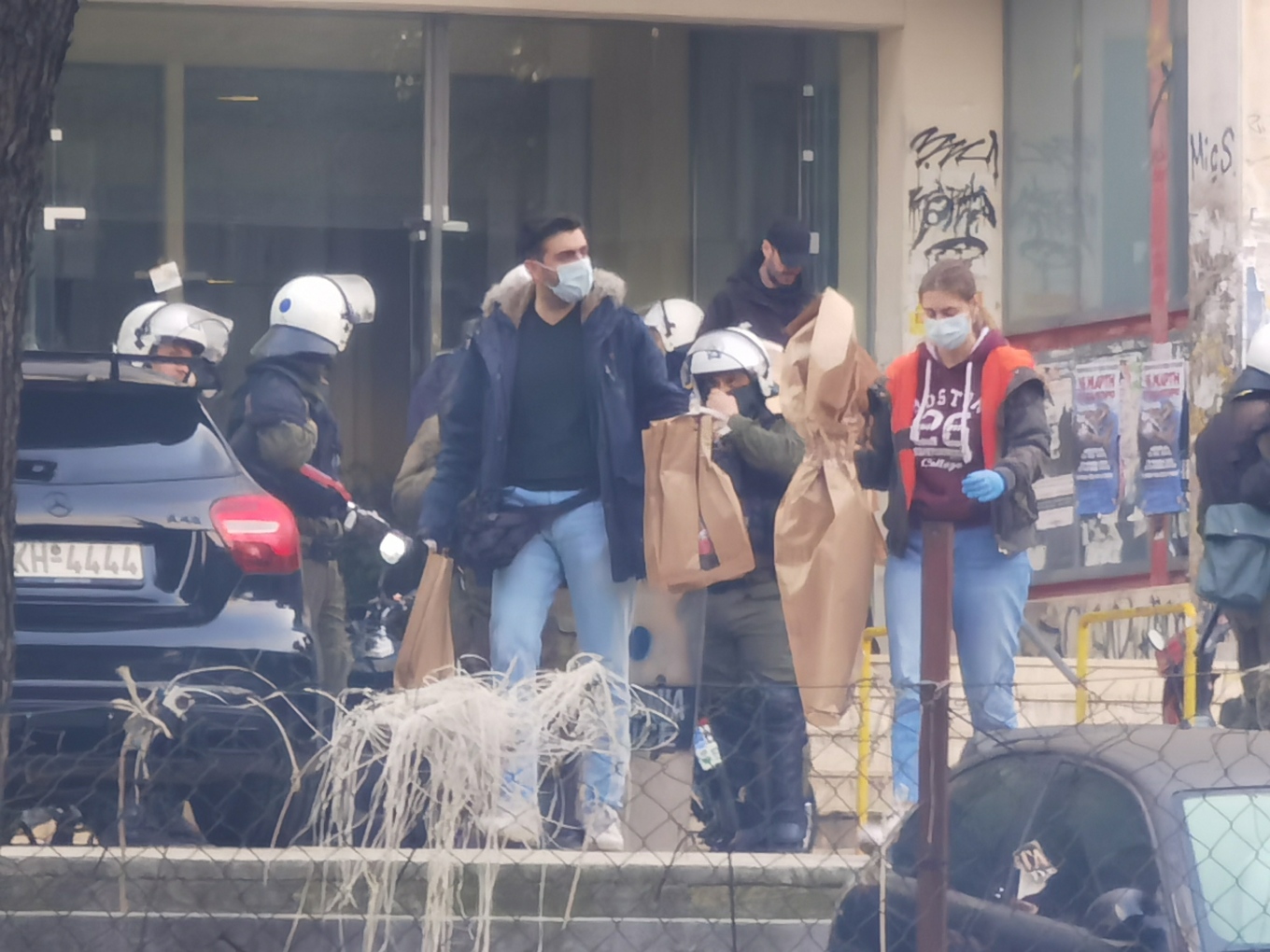 Επιχείρηση της ΕΛ.ΑΣ. στην Πανεπιστημιούπολη μετά τις καταδρομικές επιθέσεις