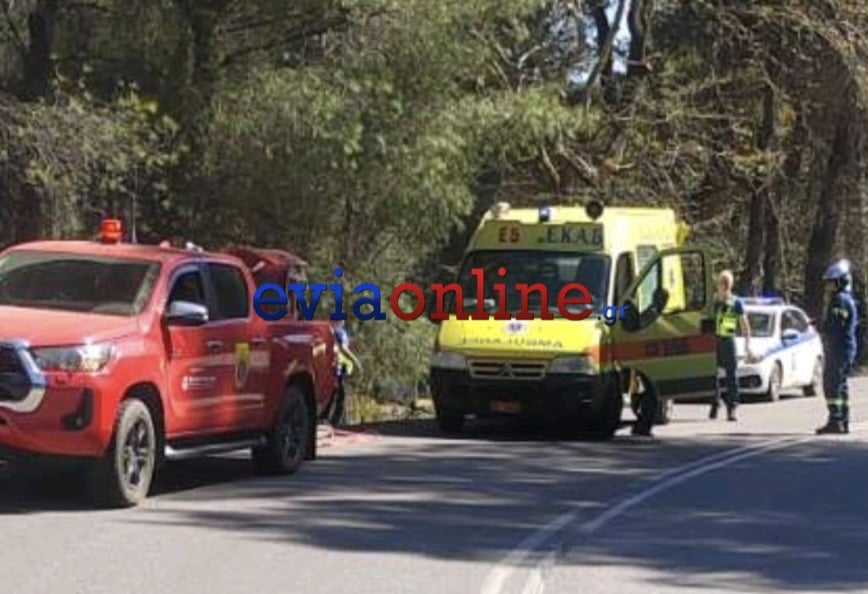 Τροχαίο ατύχημα σημειώθηκε το μεσημέρι της Παρασκευής ώρα στην θέση «Πεθαμένος» στα Ψαχνά στην Εύβοια, με αυτοκίνητο να έχει εκτραπεί της πορείας του για άγνωστους μέχρι στιγμής λόγους. Ο οδηγός του οχήματος απεγκλωβίστηκε από διερχόμενους που σταμάτησαν για να βοηθήσουν, ενώ ασθενοφόρο του ΕΚΑΒ και οχήματα της Πυροσβεστικής και της Αστυνομίας έσπευσαν άμεσα στο σημείο. Ο 67χρονος οδηγός απεγκλωβίστηκε τραυματισμένος και μεταφέρεται αυτή την ώρα στο Νοσοκομείο Χαλκίδας με ασθενοφόρο του ΕΚΑΒ. ΠΗΓΗ: eviaonl