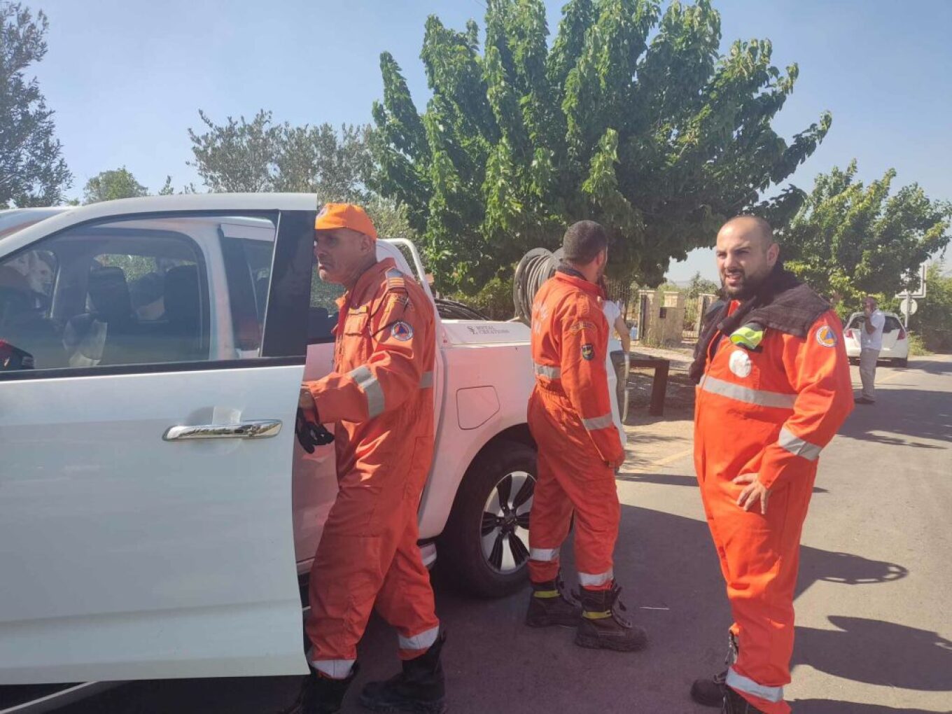 Η ανακοίνωση της Αστυνομίας για την εκκένωση: Υπεράνθρωπες οι προσπάθειες που καταβάλλονται από όλες τις αρμόδιες υπηρεσίες, για κατάσβεση της πυρκαγιάς στην επαρχία Πάφου. Η Αστυνομία προχώρησε σε ανάκληση προσωπικού.