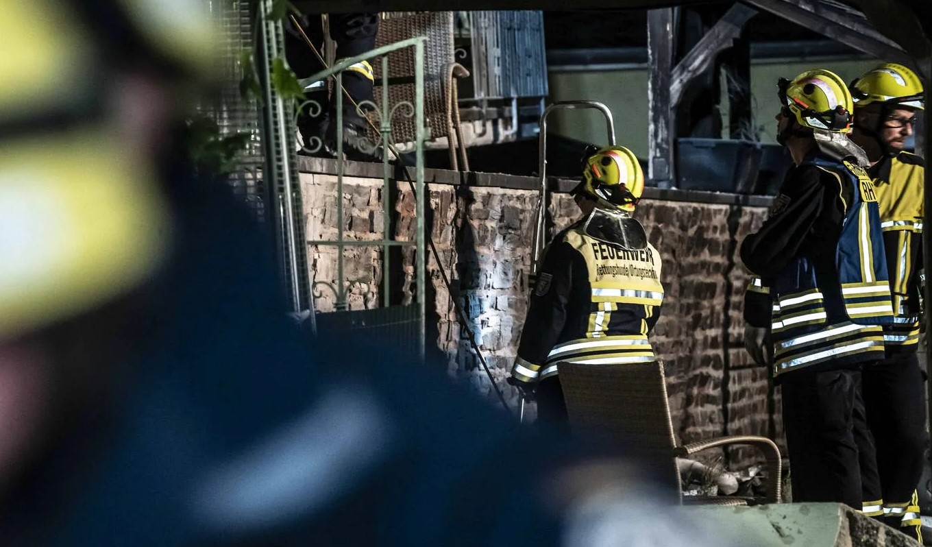 Κατάρρευση ξενοδοχείου στη Γερμανία: Ένας νεκρός και οκτώ εγκλωβισμένοι