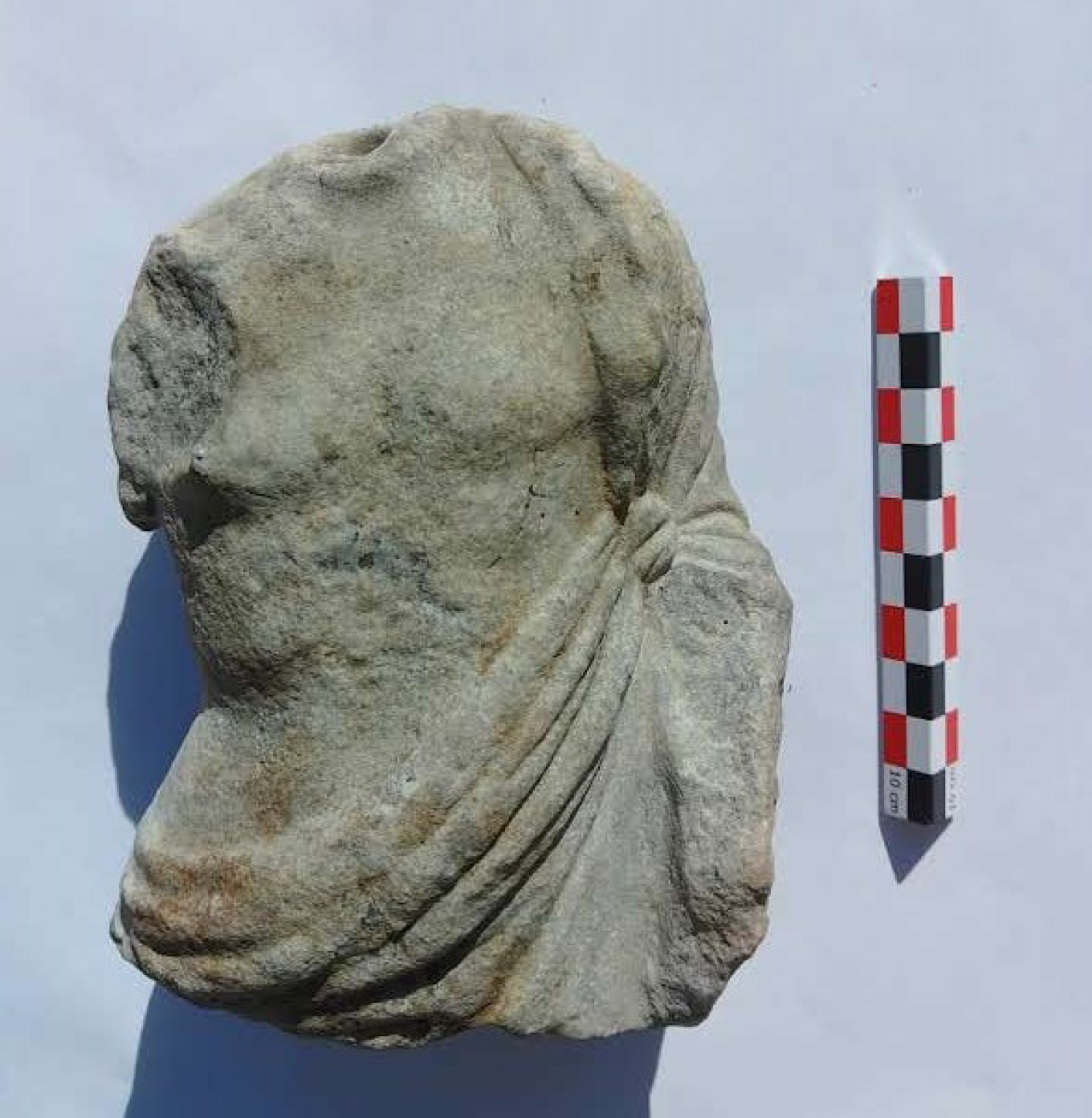 Σαλαμίνα: Αρχαίο κτήριο και πλήθος κεραμικών έφερε στο φως η υποβρύχια έρευνα