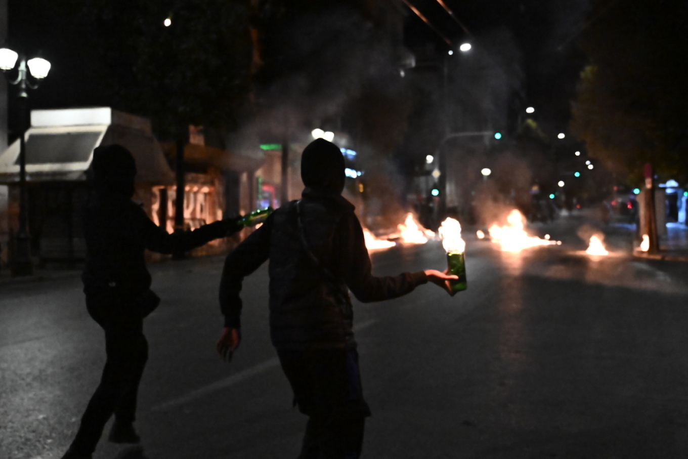 Σοβαρά επεισόδια μετά το συλλαλητήριο στο Σύνταγμα