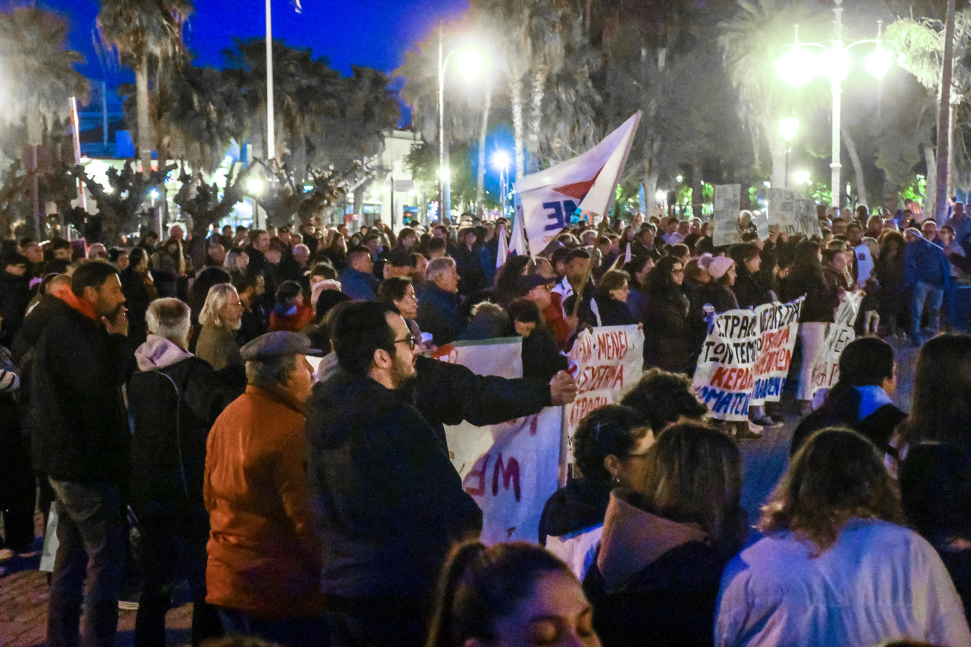 Συλλαλητήριο στο Ναύπλιο Συλλαλητήριο πραγματοποιείται για το πολύνεκρο δυστύχημα των Τεμπών.