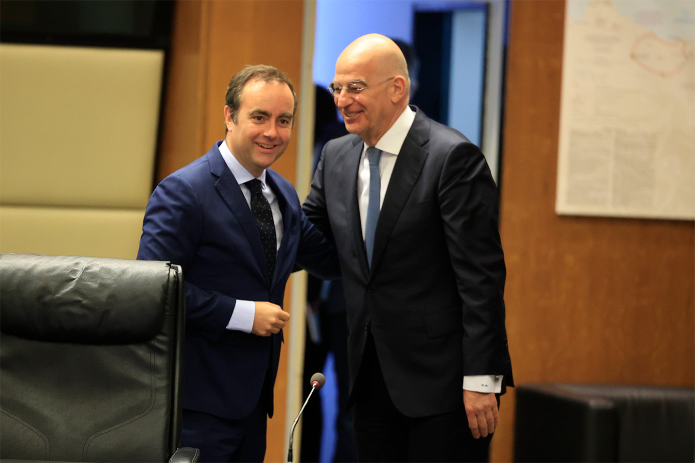 Δένδιας Λεκορνί