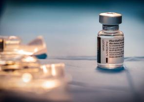 Pfizer: Ξεκίνησε τη δοκιμή ενός mRNA αντιγριπικού εμβολίου