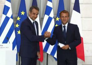 Μητσοτάκης από Παρίσι: H Ελλάδα αποκτά 3+1 φρεγάτες Belharra (Video)