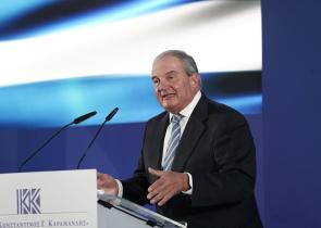 Καραμανλής για Γεννηματά: «Την αποχαιρετούμε με σεβασμό στη γενναιότητά της»