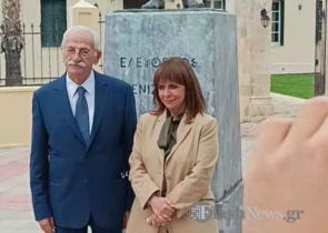 Σακελλαροπούλου: Πιστό αντίγραφο της πένας της Συνθήκης των Σεβρών της έδωσαν στα Χανιά