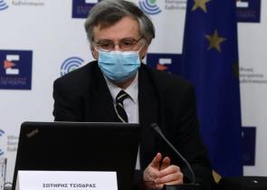 Τσιόδρας: Με τα εμβόλια έχουμε αποφύγει 8.400 θανάτους από κορωνοϊό