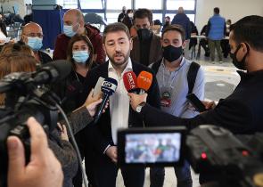 Τι σηματοδοτεί η εκλογή Ανδρουλάκη για ΝΔ και ΣΥΡΙΖΑ