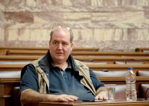 Επιμένει ο Φίλης: «Απολύτως σωστό που κατεβάζουμε Οζγκιούρ και Ζεϊμπέκ στη Θράκη»