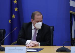 Καραμανλής: Αποζημίωση 1.000 ευρώ στους επιβάτες τρένων που εγκλωβίστηκαν