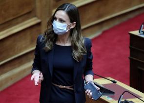 Θετική στον κορωνοϊό η Έφη Αχτσιόγλου