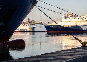 Κακοκαιρία «Διομήδης»: Δεμένα τα πλοία σε Πειραιά, Ραφήνα και Λαύριο