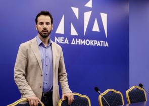 To σχόλιο του Νίκου Ρωμανού για την καμπάνια εμβολιασμού του ΠΑΣΟΚ (εικόνα)