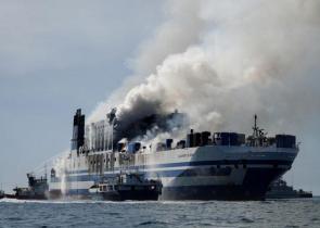 Smoking ferry to be towed to safe port in western Greece