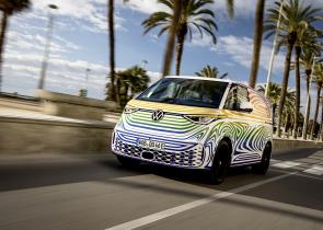Σε λίγες μέρες η επίσημη παρουσίαση του VW ID. Buzz (photos)