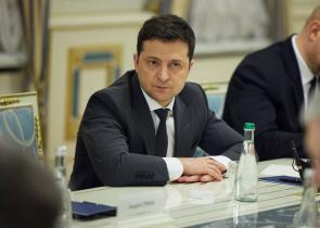 Ουκρανία: Ο Ζελένσκι καλεί τους Ουκρανούς να πάρουν τα όπλα για να πολεμήσουν τους Ρώσους (Video)