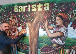 Αρσένης Χρυσοφάκης: Ο barista που χώρεσε την γεύση και την γνώση του καφέ σε μια κάψουλα