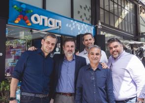 Διασκέδαση στο κόκκινο στο ΣΚΡΑΤΣ event σε κατάστημα ΟΠΑΠ της Γλυφάδας (photos&video)