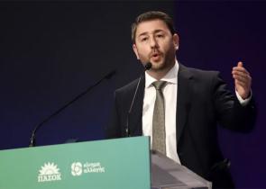 Ανδρουλάκης: «Δεν ζητάμε συνεργασίες με ΣΥΡΙΖΑ και ΝΔ για να μοιράσουμε καρέκλες»