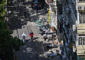 Σανγκάη: Πώς το αυστηρότατο lockdown προκαλεί χάος στον εφοδιασμό της παγκόσμιας αγοράς