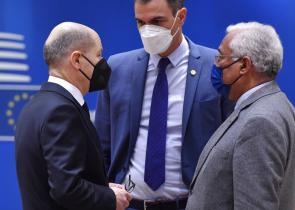 «Ψηφίστε Μακρόν» λένε στους Γάλλους Όλαφ Σολτς, Πέδρο Σάντσες και Αντόνιο Κόστα