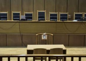 «Ψαλίδι» μισθού στους δικαστές που καθυστερούν την έκδοση αποφάσεων