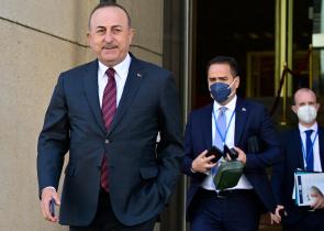 Παιχνίδια τακτικής Τσαβούσογλου - Πιο διαλλακτικός για τη Φινλανδία - Επίθεση στη Σουηδία