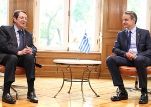 Αναστασιάδης: Διαψεύδει την «Εστία» για δημοσίευμα που αφορά τις «δήθεν» παρεμβάσεις Μητσοτάκη